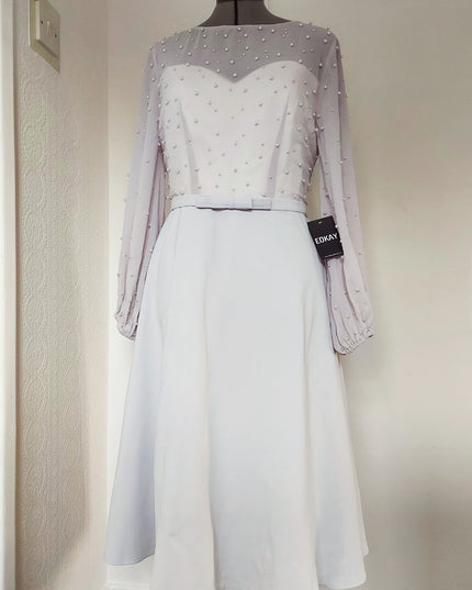 The pearl-embellished ball sleeves mum dress