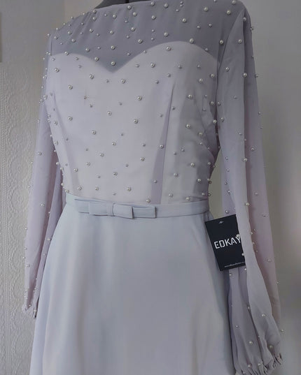 The pearl-embellished ball sleeves mum dress