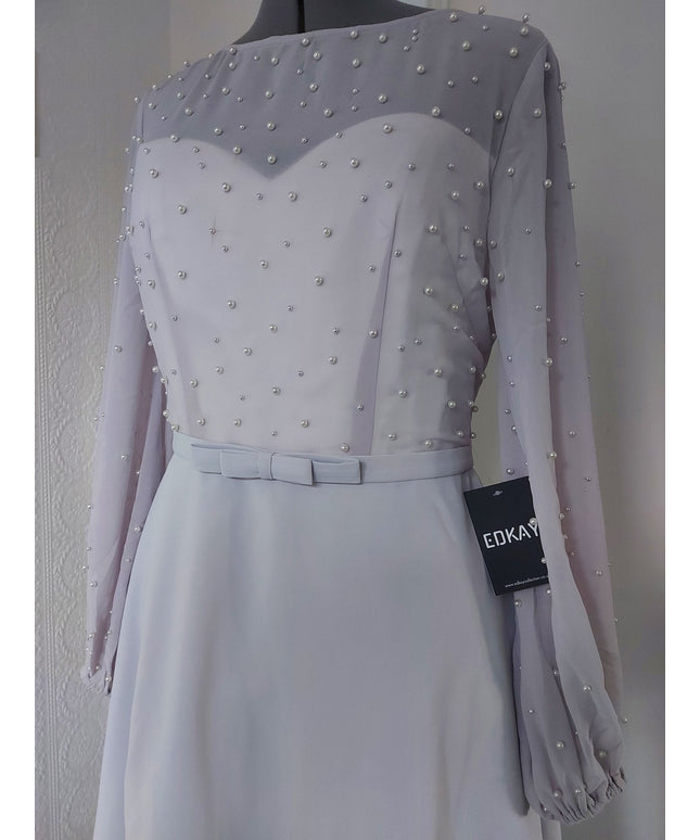The pearl-embellished ball sleeves mum dress